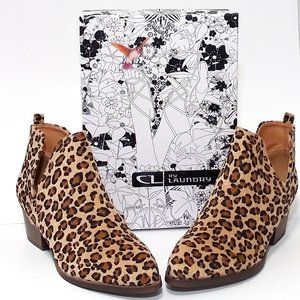 CHINESE LAUNDRY | Cortes Ankle Boots